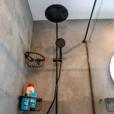 Апартаменти Aloha Garden Ola